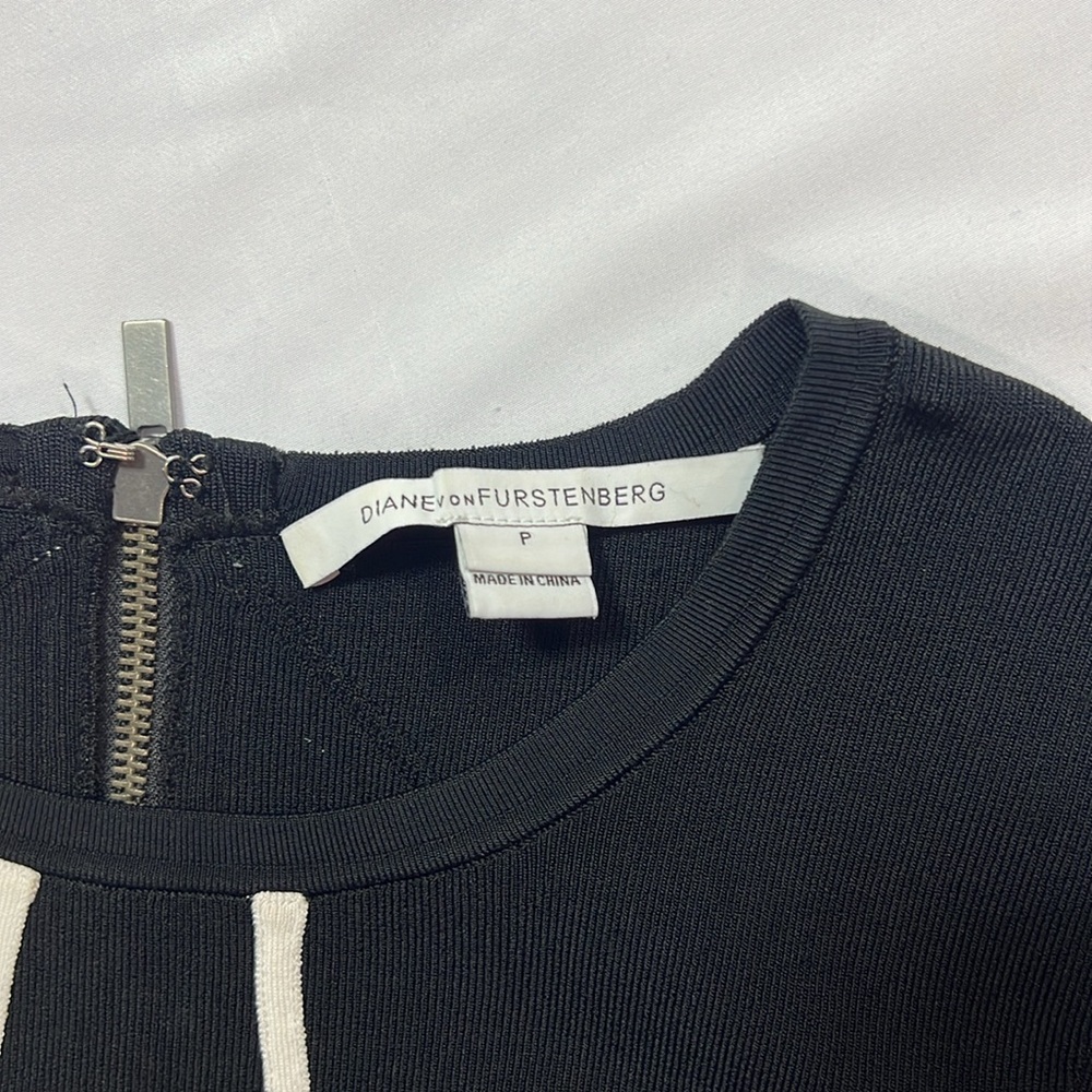 Diane von Furstenburg dress size Petite - Picture 3 of 9